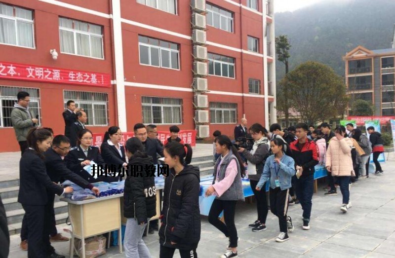 錦屏中等職業(yè)技術(shù)學(xué)校2020年報(bào)名條件、招生要求、招生對(duì)象