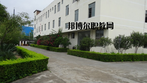 廣西玉林畜牧獸醫(yī)學(xué)校2020年報名條件、招生要求、招生對象 