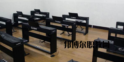 酒泉農(nóng)墾技工學校2020年報名條件、招生要求、招生對象