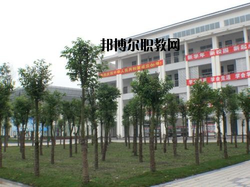 德陽電子工程學(xué)校2020年報名條件、招生要求、招生對象
