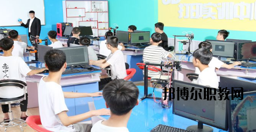 甘肅秦隴技工學(xué)校2020年報(bào)名條件、招生要求、招生對(duì)象