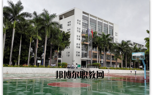 東莞電子科技學(xué)校2020年報名條件、招生要求、招生對象