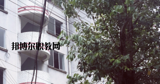 廣西工貿(mào)職業(yè)技術(shù)學(xué)校2020年報名條件、招生要求、招生對象 