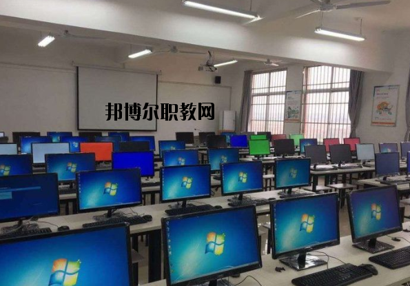 安義職業(yè)技術(shù)學(xué)校2020年報(bào)名條件、招生要求、招生對(duì)象