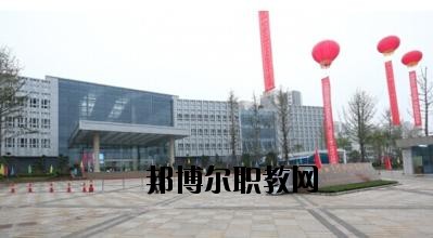 川北醫(yī)學(xué)院附屬醫(yī)院護(hù)士學(xué)校2020年報名條件、招生要求、招生對象