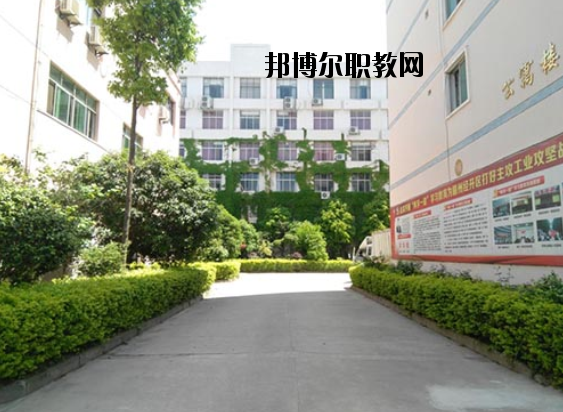 贛州光華職業(yè)技術學校2020年報名條件、招生要求、招生對象