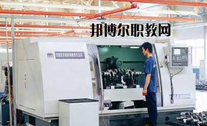 河南信陽航空服務(wù)學校2021年報名條件、招生要求、招生對象