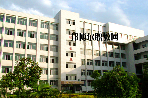 南陽文化藝術(shù)學(xué)校2021年報名條件、招生要求、招生對象