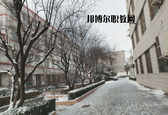 河南平頂山外國語學(xué)校2021年報名條件、招生要求、招生對象