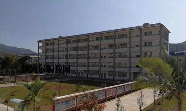 瀾滄縣職業(yè)高級中學2020年學費、收費多少