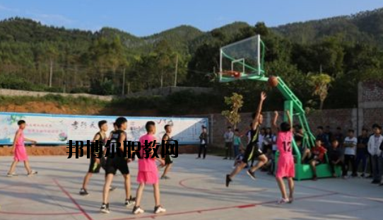 興業(yè)中等職業(yè)技術(shù)學(xué)校2020年報名條件、招生要求、招生對象 