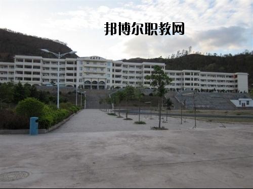 南澗縣職業(yè)高級中學(xué)2020年學(xué)費、收費多少
