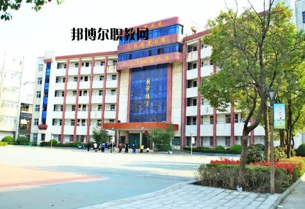 孝感工業(yè)學(xué)校2020年報(bào)名條件、招生要求、招生對(duì)象