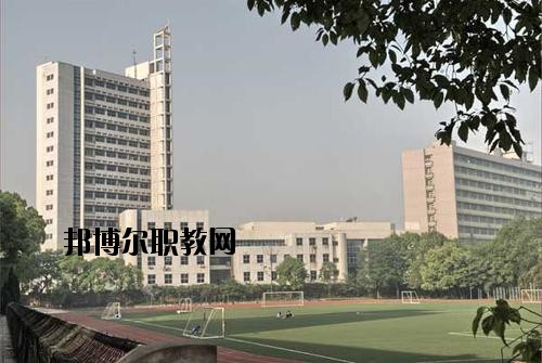 南充工業(yè)職業(yè)技術學校2020年報名條件、招生要求、招生對象