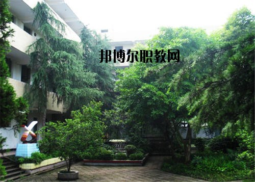 內(nèi)江求是職業(yè)技術(shù)學(xué)校2020年報名條件、招生要求、招生對象
