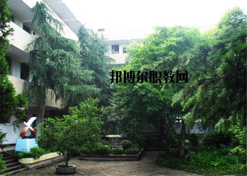 內(nèi)江求是職業(yè)技術(shù)學(xué)校怎么樣、好不好