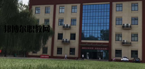 河南工業(yè)和信息化高級(jí)技工學(xué)校2021年報(bào)名條件、招生要求、招生對(duì)象