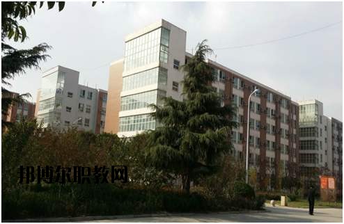 鄭州中原中等專業(yè)學校2021年報名條件、招生要求、招生對象