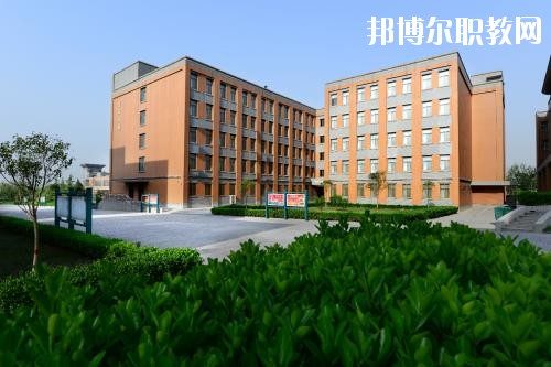 新都衛(wèi)生職業(yè)學校2020年報名條件、招生要求、招生對象
