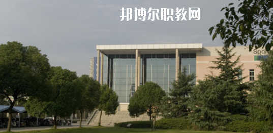 崇左八桂城市中等職業(yè)技術(shù)學(xué)校2020年報(bào)名條件、招生要求、招生對(duì)象