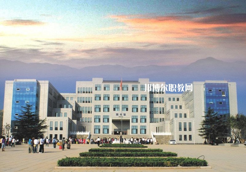 信陽中等專業(yè)技術學校2021年招生辦聯(lián)系電話