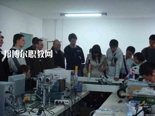 瀘州化工廠技工學校2020年報名條件、招生要求、招生對象