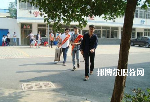 合肥商貿(mào)職業(yè)學(xué)校2020年報(bào)名條件、招生要求、招生對(duì)象