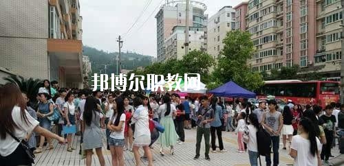 巴中市巴州區(qū)化成職業(yè)2020年報(bào)名條件、招生要求、招生對(duì)象