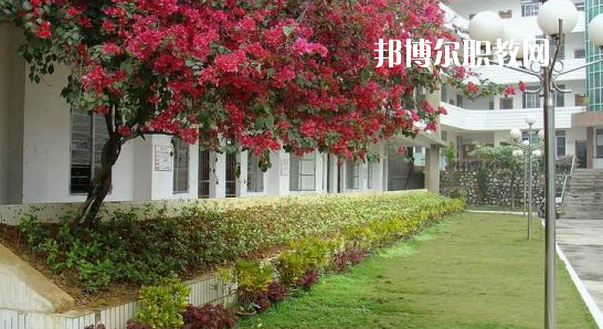 廣西輕工技師學(xué)院2020年報(bào)名條件、招生要求、招生對(duì)象
