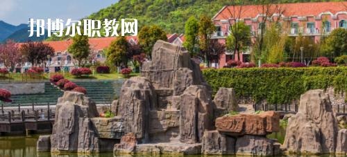 貴陽(yáng)幼兒師范高等?？茖W(xué)校(中職部)2020年有哪些專業(yè)