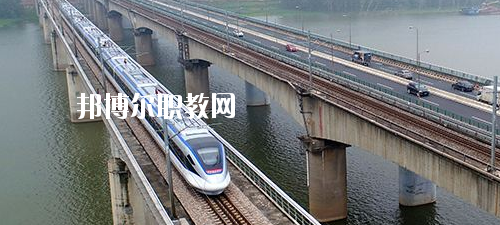 貴州2020年中專學鐵路學校有前途嗎