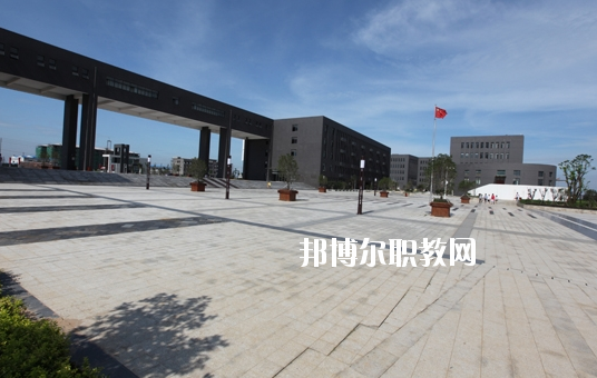 江西2020年有哪些大專(zhuān)學(xué)校有鐵路學(xué)校專(zhuān)業(yè)
