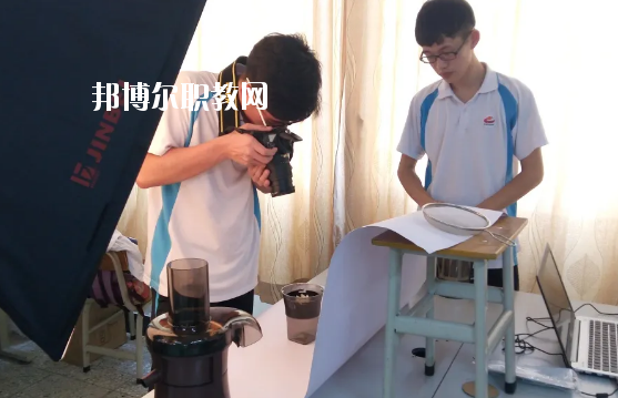 佛山順德區(qū)胡錦超職業(yè)技術(shù)學(xué)校2020年報(bào)名條件、招生要求、招生對(duì)象