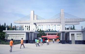 新縣千斤職業(yè)高級中學2021年報名條件、招生要求、招生對象