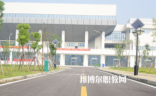 安徽蚌埠技師學(xué)院2020年報(bào)名條件、招生要求、招生對(duì)象