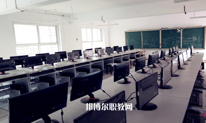 ?？h職業(yè)中等專業(yè)學(xué)校2021年招生辦聯(lián)系電話