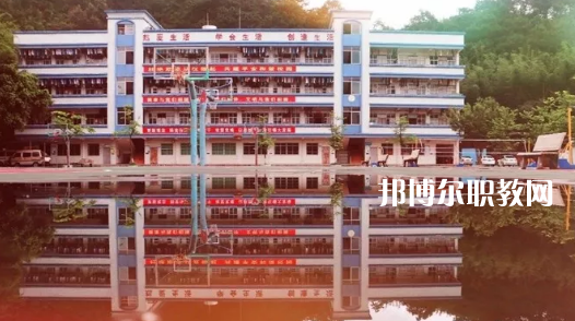 肇慶廣寧衛(wèi)生中等職業(yè)技術(shù)學(xué)校2021年招生辦聯(lián)系電話(huà)