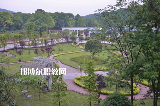 重慶2021年現(xiàn)在讀什么汽修學校好