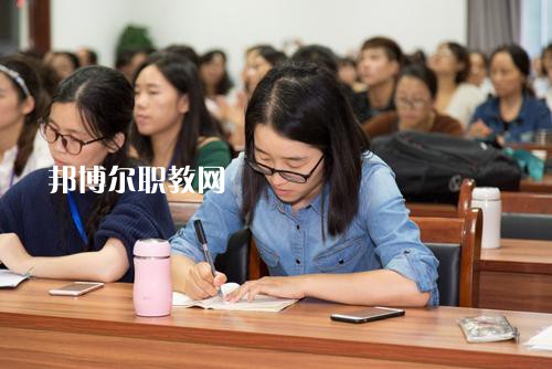 成都2021年幼師學?？梢詫W什么