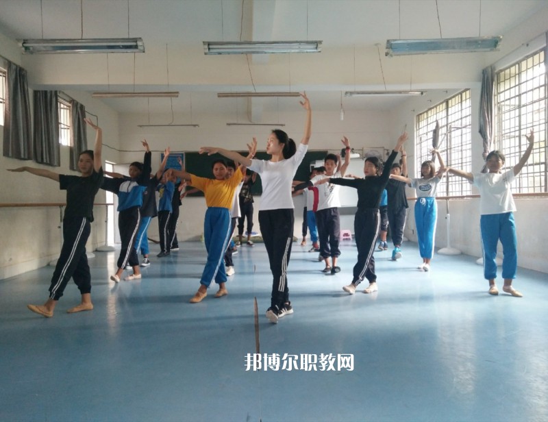 西盟縣職業(yè)高級(jí)中學(xué)2021年有哪些專(zhuān)業(yè)