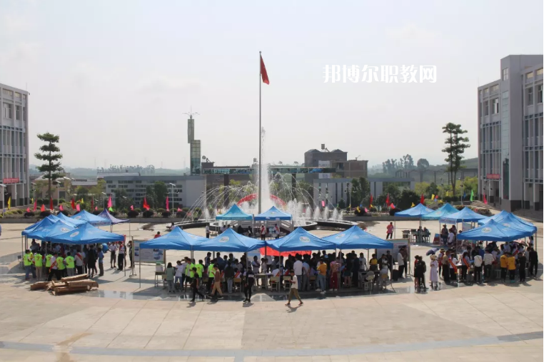 硯山縣民族職業(yè)高級中學2021年招生辦聯系電話