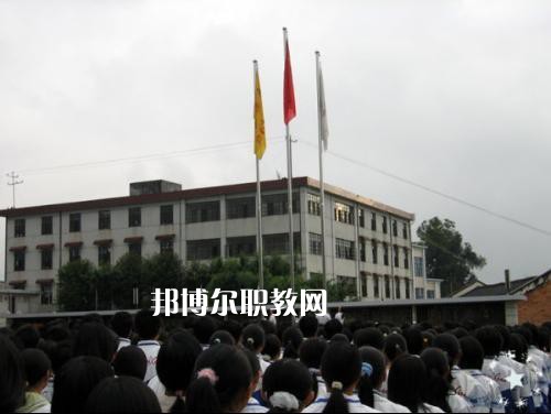 云南臨滄衛(wèi)生學(xué)校2021年報名條件、招生要求、招生對象