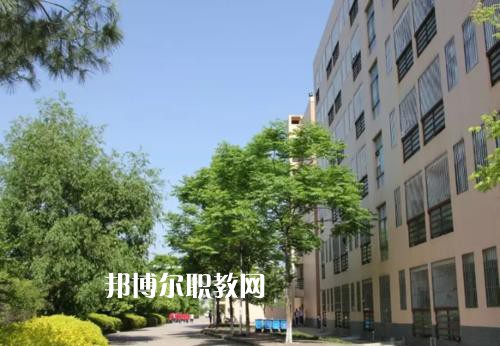 云南曲靖應用技術學校2021年學費、收費多少
