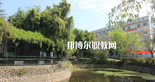 成都青華職業(yè)學(xué)校怎么樣、好不好