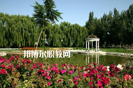 新疆喀什地區(qū)衛(wèi)生學校2021年招生辦聯(lián)系電話