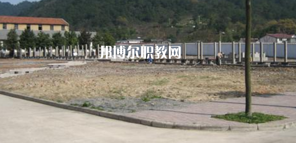 涇縣技工學校2021年招生辦聯(lián)系電話 