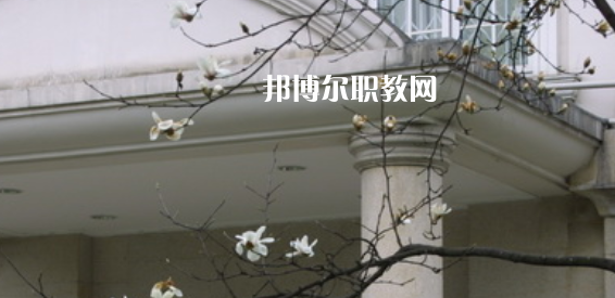 成都2022年女生上什么護理學(xué)校好