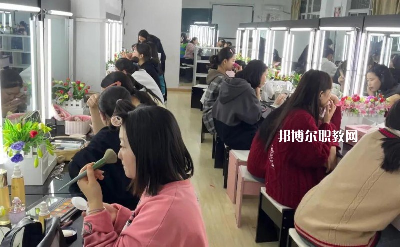 南京工業(yè)科技技工學校地址在哪里