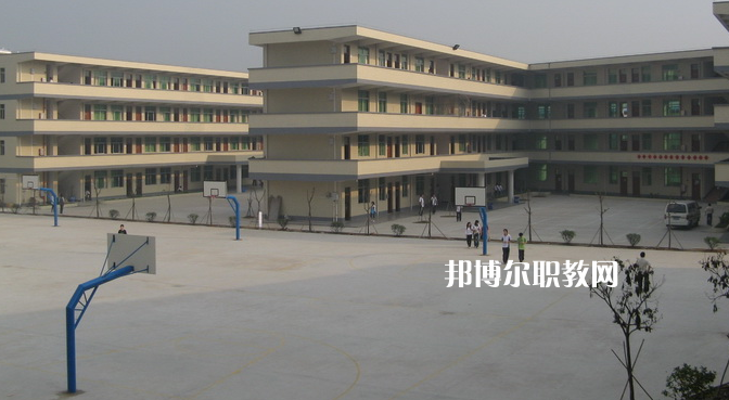 廣東領(lǐng)才技工學(xué)校2022年報(bào)名條件、招生要求、招生對(duì)象