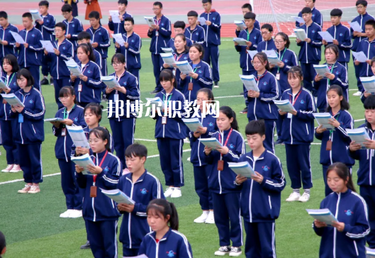 崇信縣職業(yè)教育中心2022年報(bào)名條件、招生要求、招生對象 